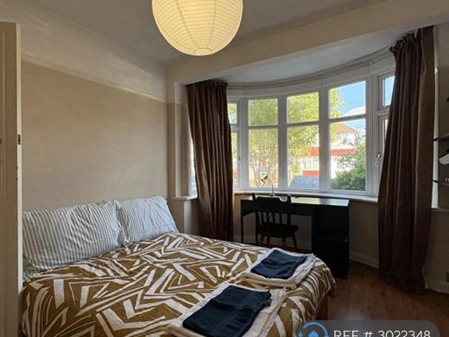 House for rent in London Borough of Ealing, Perivale