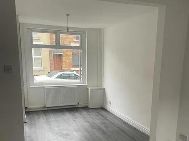 House for rent in Calderstones