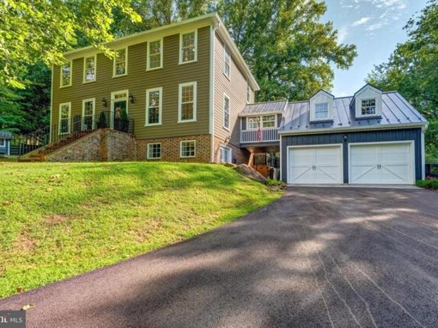 House for sale in Round Hill