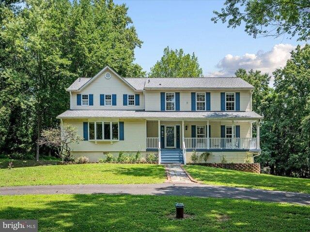 House for sale in Round Hill