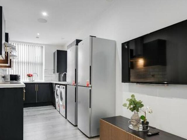 House for rent in Calderstones