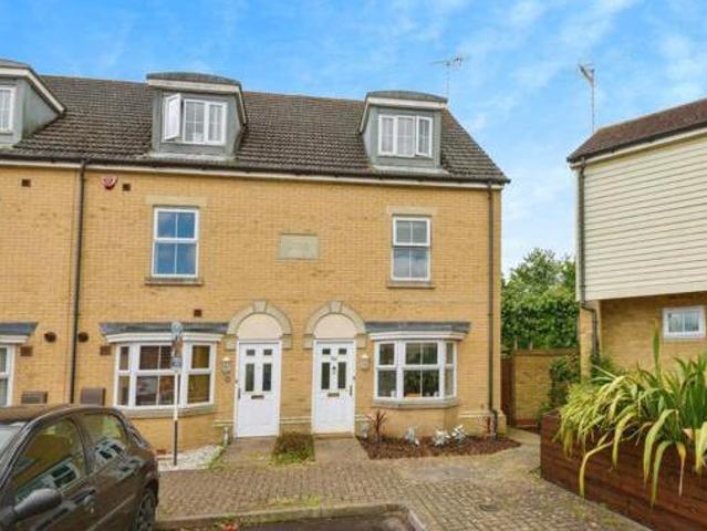 House for sale in Martyrs Field, The Bridge