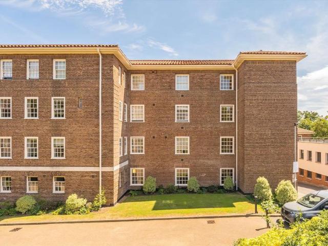 House for rent in Southfields, Greater London