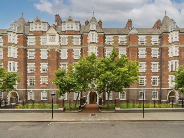 Apartment for rent in St. John's Wood, Greater London