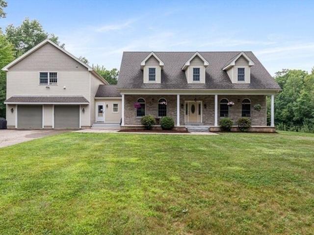 House for sale in New Braintree, Massachusetts