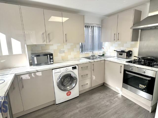 House for rent in Osgathorpe, Sheffield