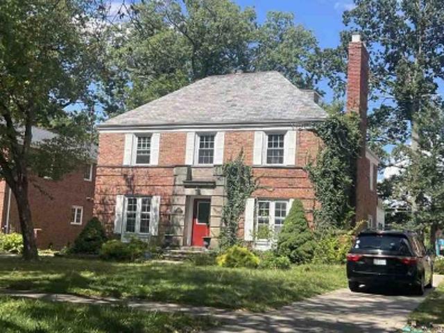 House for sale in Sussex, Shaker Heights