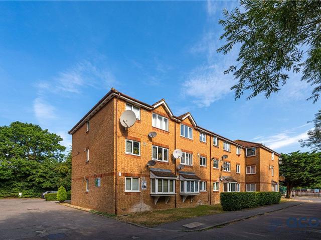 Apartment for rent in Colindale, Greater London