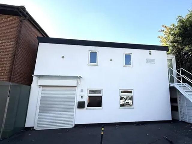 Apartment for rent in The Hale, Mill Hill