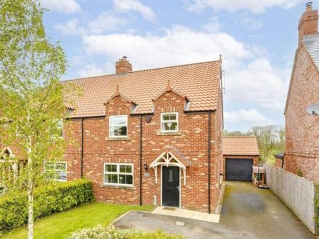 House for sale in High Field, York