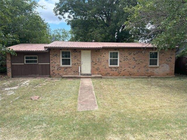 House for sale in Taylor, Texas