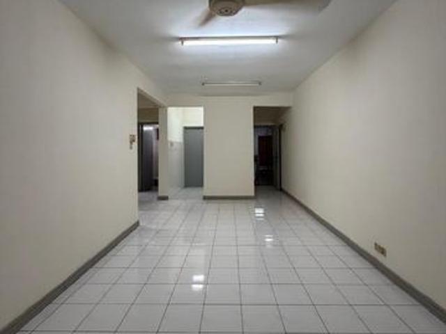 Apartment for sale in Petaling, Damansara Damai