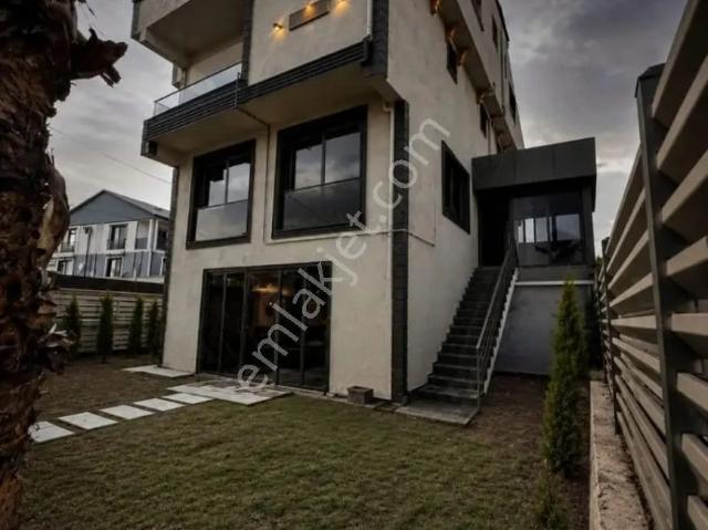 Sariçam, Adana içerisinde satılık Villa