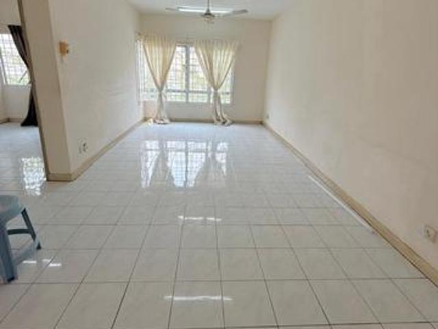 Apartment for sale in Petaling, Damansara Damai