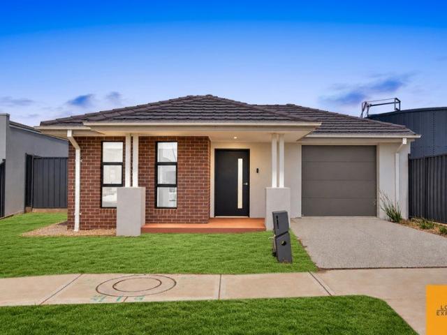 House for sale in Cobblebank, Melbourne