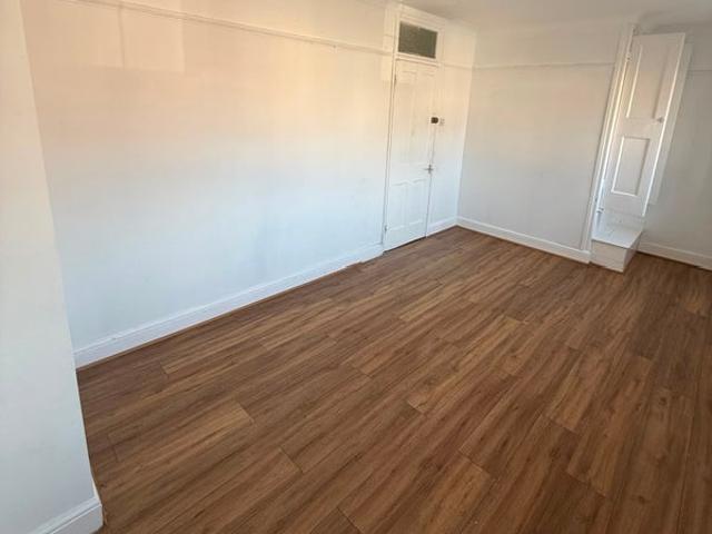 Apartment for rent in Elmstead, Greater London