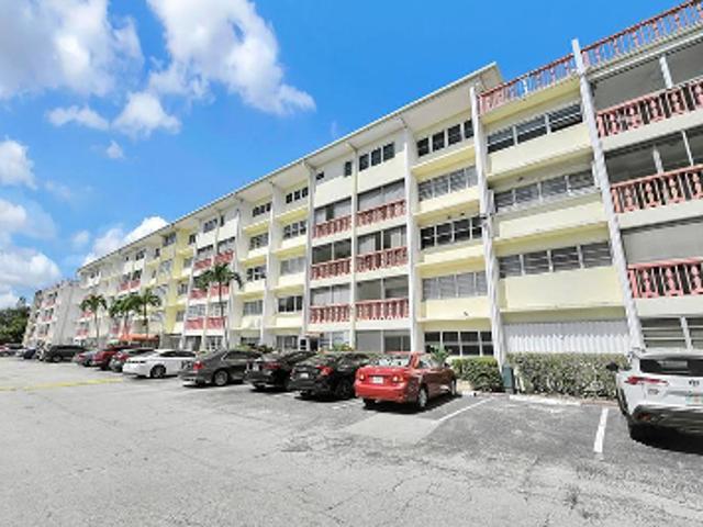 Condo for sale in Hallandale, Florida