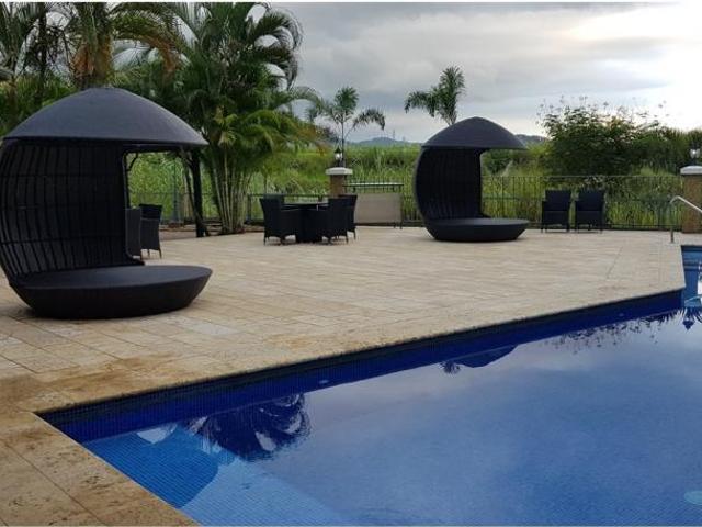 Se alquila apartamento en tucán country club, panamá oeste