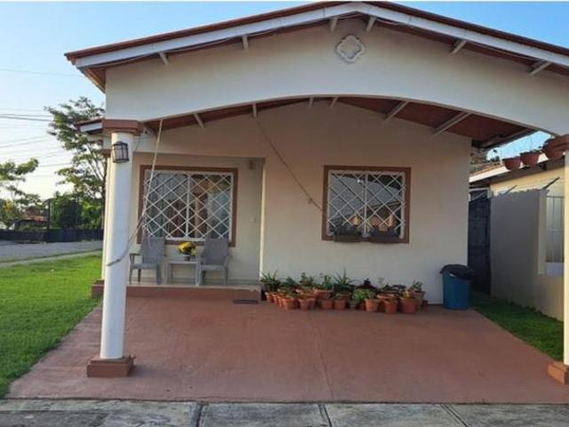 Se alquila casa amoblada en verde real, la chorrera
