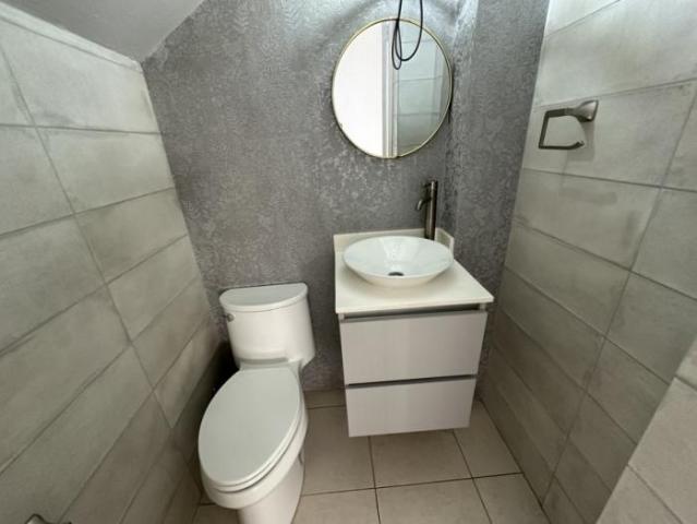 Se alquila casa en altos de panama