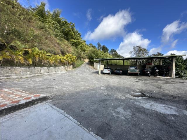 Casa en alquiler en Los Guayabitos, Caracas