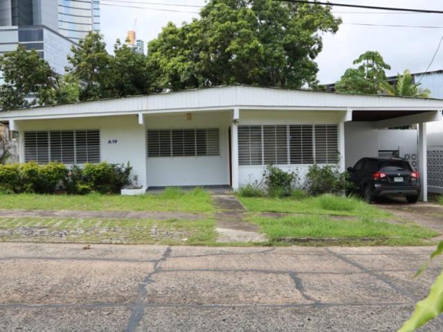 Se alquila casa ideal para oficinas