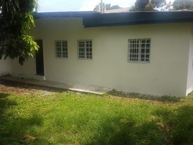 Se alquila casa ideal para oficinas