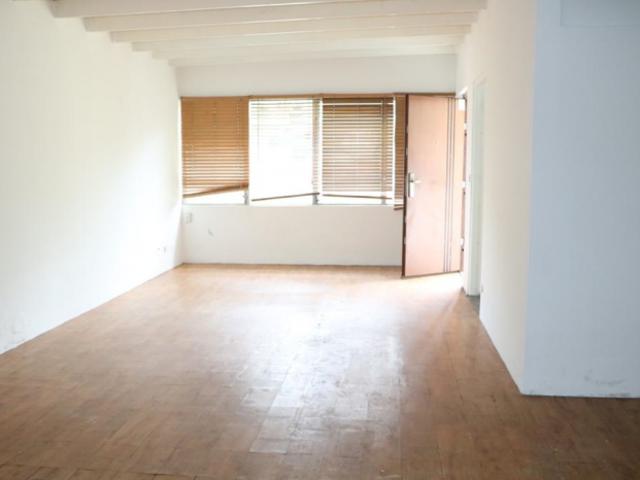 Se alquila casa ideal para oficinas