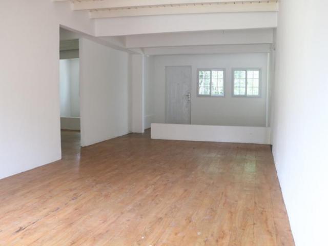 Se alquila casa ideal para oficinas