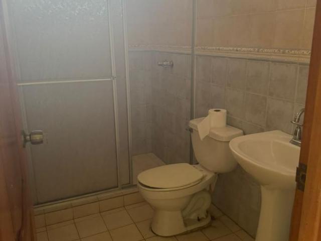 Se alquila: espaciosa vivienda con 650m2 de construccion