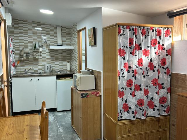 Estudio en alquiler en Barcelona, les Corts