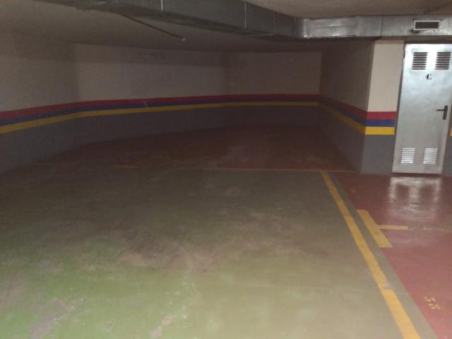 Garaje en alquiler en Os Rosales, A Coruña