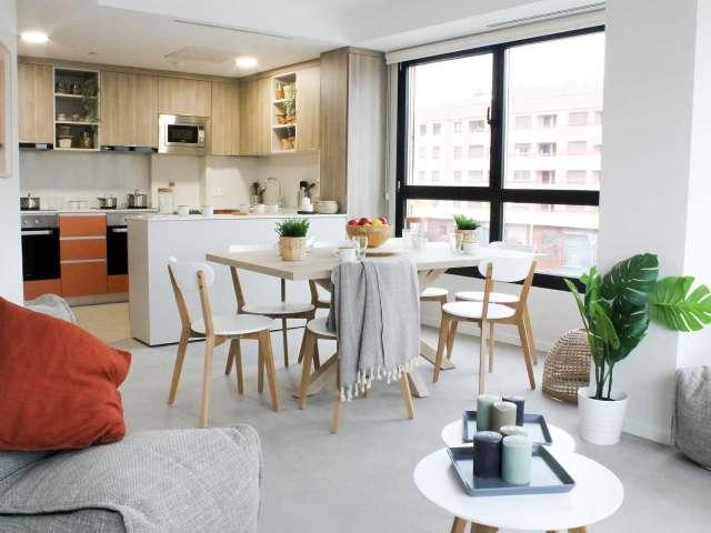 Habitación en alquiler en Milagrosa-Arrosadia, Iruñerria