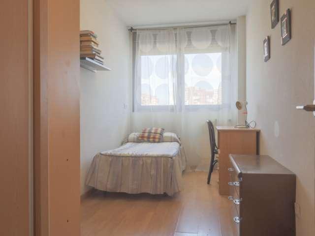 Habitación en alquiler en Tetuán, Medina-sidonia