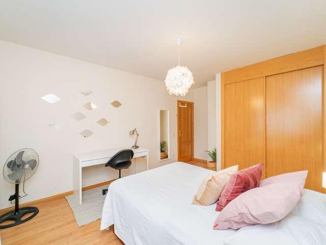Habitación en alquiler en Sevilla La Nueva, Madrid