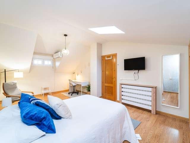 Habitación en alquiler en Sevilla La Nueva, Madrid
