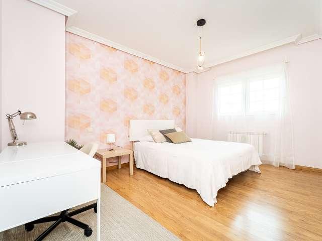 Habitación en alquiler en Sevilla La Nueva, Madrid