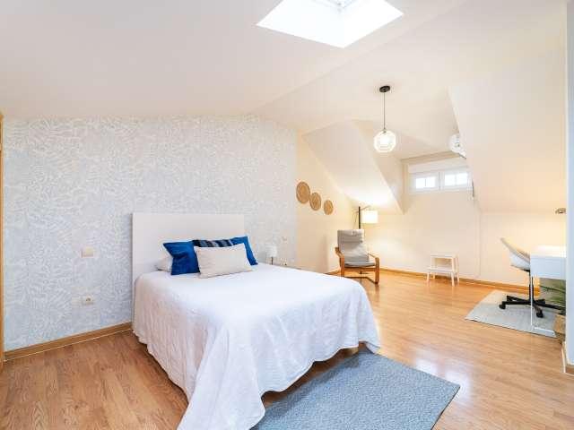 Habitación en alquiler en Sevilla La Nueva, Madrid