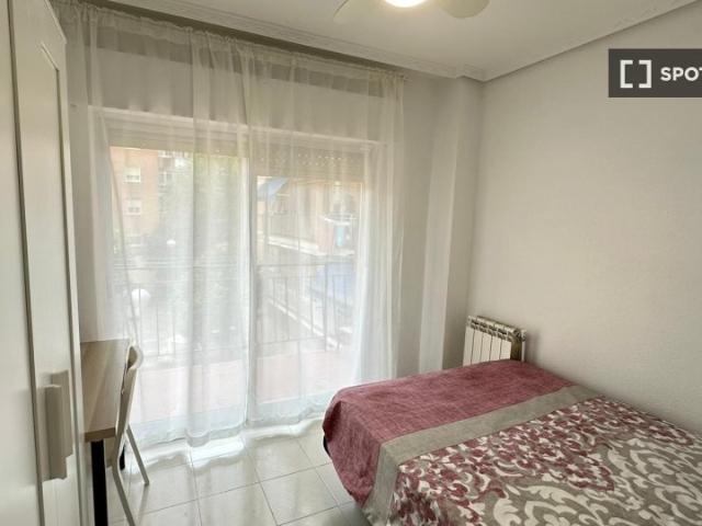 Habitación en alquiler en Zarzaquemada, Leganés