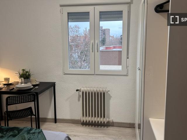 Habitación en alquiler en La Avanzada - La Cueva, Fuenlabrada