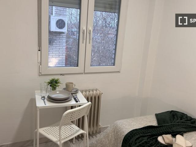 Habitación en alquiler en La Avanzada - La Cueva, Fuenlabrada