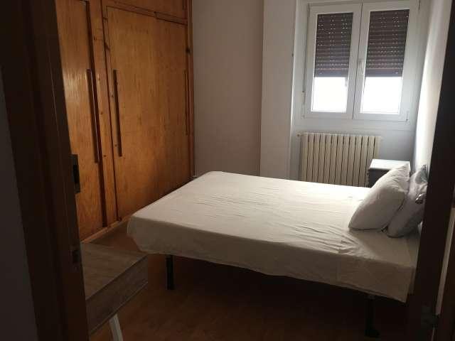 Habitación en alquiler en Milagrosa-Arrosadia, Iruñerria