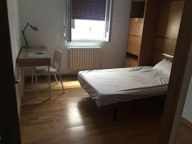 Habitación en alquiler en Milagrosa-Arrosadia, Iruñerria