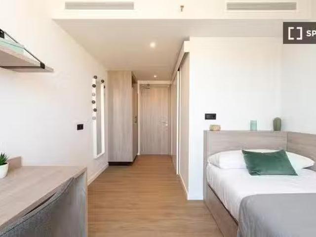 Casa en alquiler en La Mina - districte 6, Barcelonès