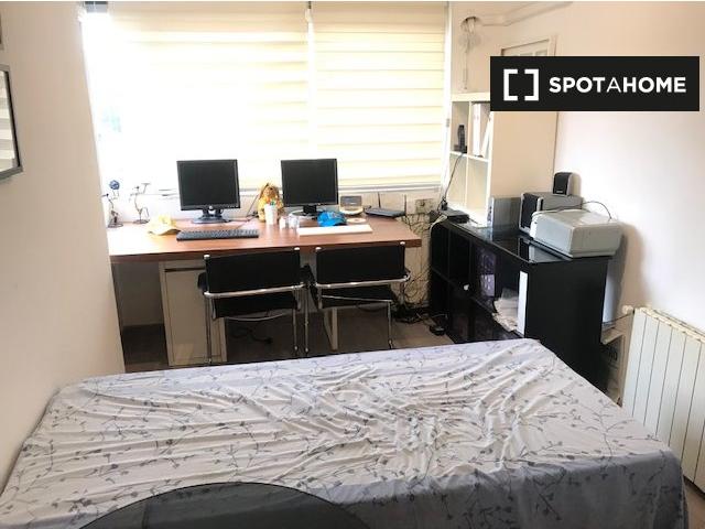 Habitación en alquiler en Zarzaquemada, Leganés