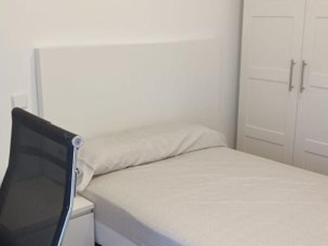 Habitación en alquiler en Flores, Leganés