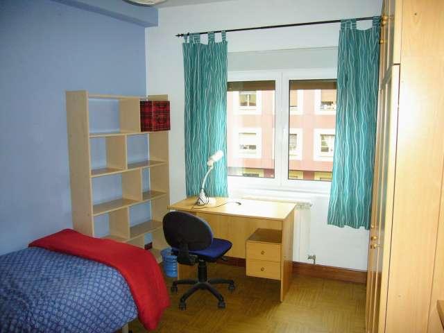 Habitación en alquiler en La Corredoria y Ventanielles, Oviedo