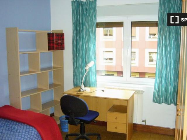 Habitación en alquiler en Oviedo, Teatinos