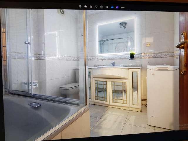 Habitación en alquiler en Grupo El Carmelo, Santander