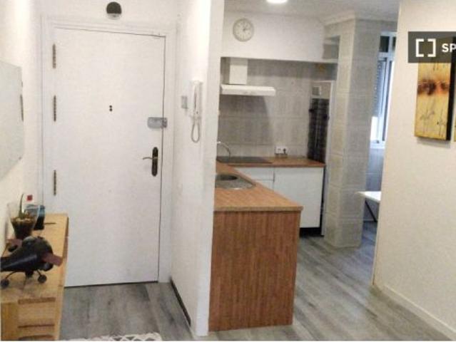 Piso en alquiler en Sevilla, Hermandades-La Carrasca